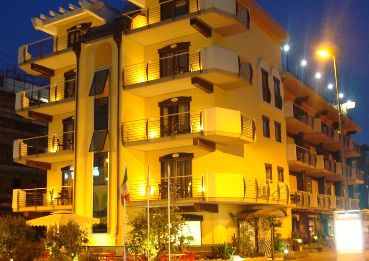 Rama Palace Hotel Casalnuovo Di Napoli Luaran gambar